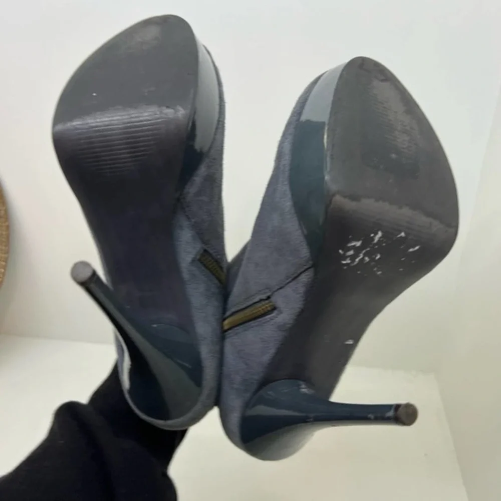 Steve Madden Women's gray leather Suede Platform Ankle Boots Size 8.5 Chelseey